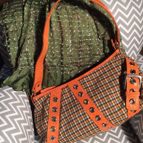 Omg!!!Gorgeous, out there fun bag! Silver accent!! Eb - Picture 1 of 4